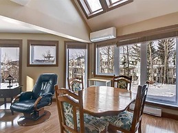 GLOBALSTAY. Bright Condo near the Lake