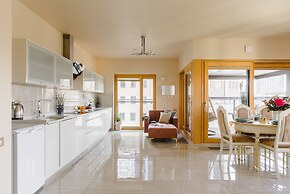 Lumina stylish and new apart in Warsaw