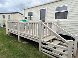 3 Bedroom 6 Berth Pets go Free van With Decking