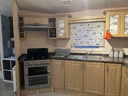 3 Bedroom 6 Berth Pets go Free van With Decking