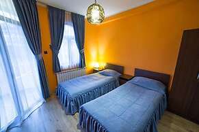 Kris Hotel