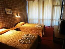 Kris Hotel