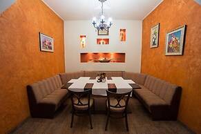 Kris Hotel
