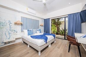 New Oasis in Gated Community With Pool Breakfast