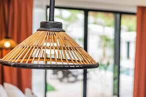 New Oasis in Gated Community With Pool Breakfast