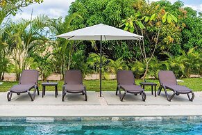 New Oasis in Gated Community With Pool Breakfast