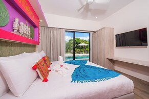 New Oasis in Gated Community With Pool Breakfast