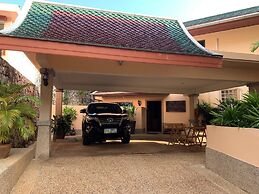 Villa Malee , Sea View Infinity Pool, Staff, Chef