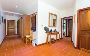 Villa Malee , Sea View Infinity Pool, Staff, Chef