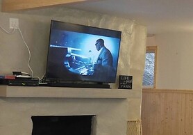 Glorious Summer At Cabin On The Creek