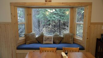 Glorious Summer At Cabin On The Creek