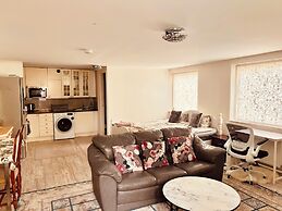 Charming Studio Flat In Sollentuna, Stockholm