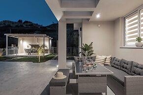 Melissia Luxury Villa