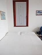 Studio Facing the sea Funtan Meiga