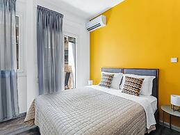 Sanders Center - Nice Studio Apt With Balcony