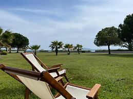 Cozy Beachfront Maisonette Offers Panoramic Views of Sea!