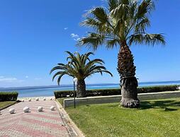Cozy Beachfront Maisonette Offers Panoramic Views of Sea!