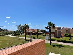 Cozy Beachfront Maisonette Offers Panoramic Views of Sea!