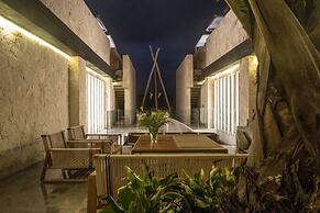 Bh 07 - Penthouse Glamorous Zen In The Jungle