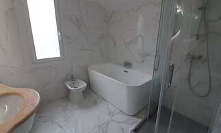 Charming Villa With Spacious Garden Near the sea