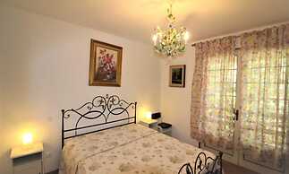 Charming Villa With Spacious Garden Near the sea