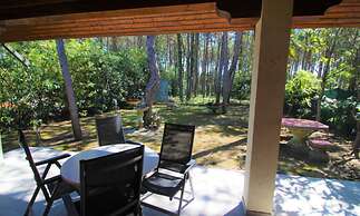 Charming Villa With Spacious Garden Near the sea