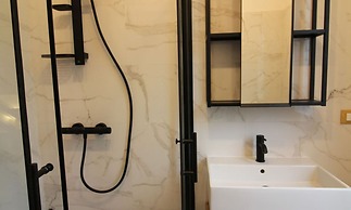 Charming Villa With Spacious Garden Near the sea