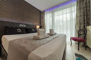 The Queen Apartments - Villa Adriana