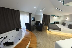 Midis Otel