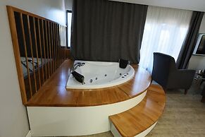 Midis Otel