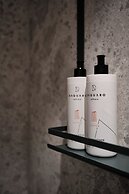 The Zipper Hotel & Apartments