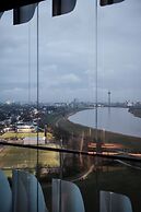 The Zipper Hotel & Apartments