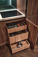 The Zipper Hotel & Apartments