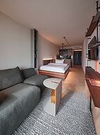 The Zipper Hotel & Apartments