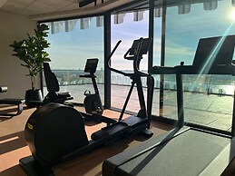 The Zipper Hotel & Apartments