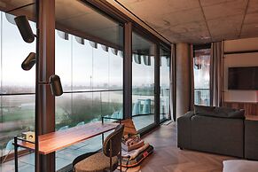 The Zipper Hotel & Apartments