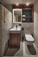 The Zipper Hotel & Apartments