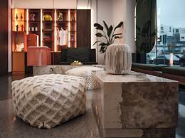 The Zipper Hotel & Apartments