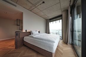 The Zipper Hotel & Apartments