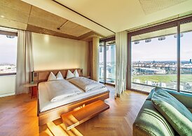 The Zipper Hotel & Apartments