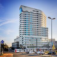 The Zipper Hotel & Apartments