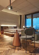 The Zipper Hotel & Apartments