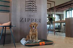 The Zipper Hotel & Apartments