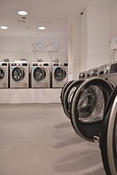 The Zipper Hotel & Apartments