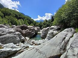 Room in Apartment - Casa Coerente Cavergno Single Room 3