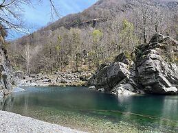 Room in Apartment - Casa Coerente Cavergno Single Room 3
