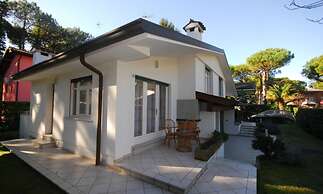 Villa With Garden and Patio With Fireplace