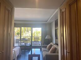 Artplatinum Suites & Apartments