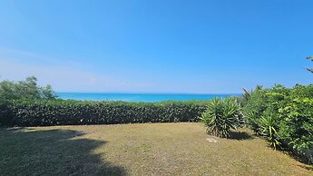 Villa Mare Azul - Luxury Beachfront Retreat in Hanioti, Halkidiki, Gre