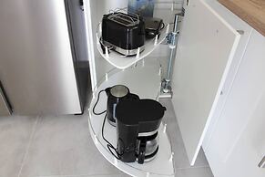 Villa Mare Azul - Luxury Beachfront Retreat in Hanioti, Halkidiki, Gre